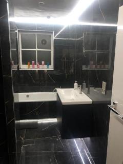 Stylish 2-Bedroom Getaway in the Heart of Chelsea - Londra - 2
