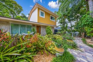 Charming Family Home with Lush Garden - Miami - 0