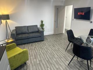 2-Bedroom Gems - Travel Easily Between Cities - Long Eaton - 9