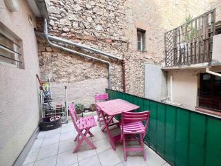 A043-Functional Studio Downtown Cannes - 2