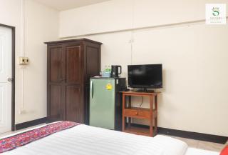 Sripoom House 1 - 4