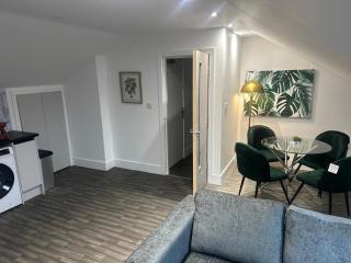 Modern 2-Bed Flat in Long Eaton with Free Parking - Long Eaton - 3