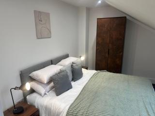 Modern 2-Bed Flat in Long Eaton with Free Parking - Long Eaton - 0