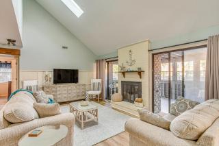 Cozy North Myrtle Beach Home half Mi to Ocean! - Myrtle Beach - 0
