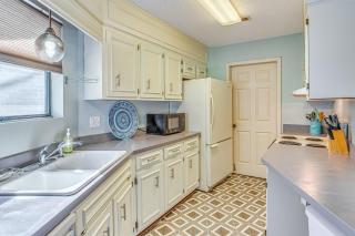 Cozy North Myrtle Beach Home half Mi to Ocean! - Myrtle Beach - 2
