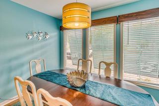 Cozy North Myrtle Beach Home half Mi to Ocean! - Myrtle Beach - 3