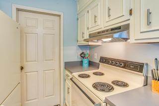 Cozy North Myrtle Beach Home half Mi to Ocean! - Myrtle Beach - 1