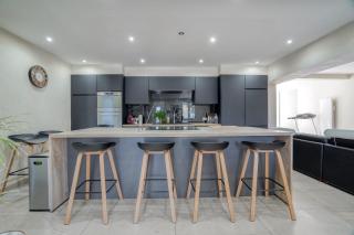 Grande maison jardin terrasse moderne parking 12 pers - Limetz - 0