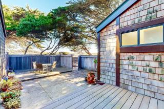 Rita's-by-the-Sea - Moss Landing - 3