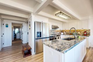 Rita's-by-the-Sea - 1