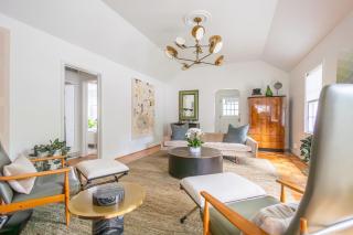 Ivy Grace - 4 Br, Stylish, Pet-friendly Retreat - 9