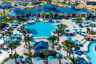 Summer Luxury in this Gorgeous 6 Bedroom Pool Home - 8