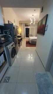Stylish Studio With Amazing View - Dubai - 2