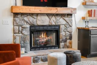 Elegant 6br Retreat Hot Tub Pool Table Firepit - McGaheysville - 2