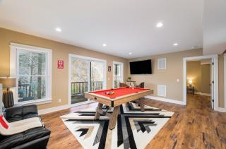 Luxe Lodge Designer Decorated Hot Tub Slope Views - McGaheysville - 6