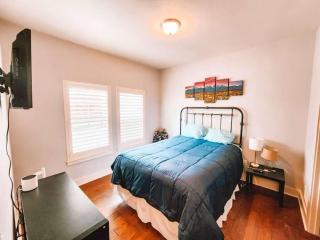 Large Pet Friendly Home near the Broadmoor - 8