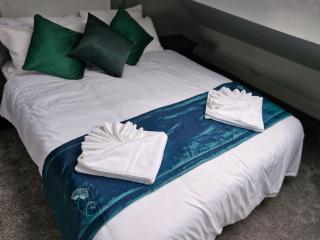 Large 5 Bedrooms in Sheffield, Near City Centre & Parks - 2