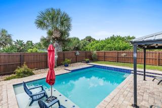 Poolside Oasis - New Smyrna Beach - 9