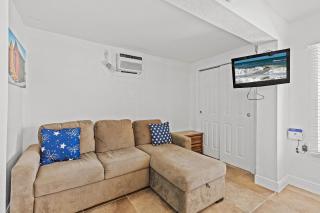 Poolside Oasis - New Smyrna Beach - 6