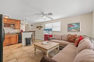 Poolside Oasis - New Smyrna Beach - 1