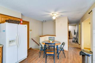 Pet-Friendly Urbandale Home about 8 Mi to Des Moines! - Urbandale - 2