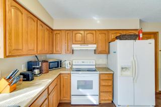 Pet-Friendly Urbandale Home about 8 Mi to Des Moines! - Urbandale - 1