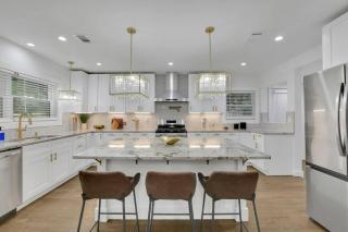 Luxury 7BR Buckhead Oasis wPool,GameRoom&Firepit - 4