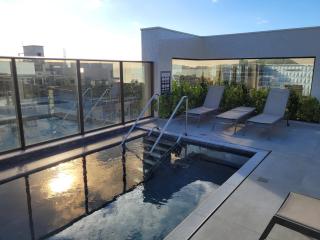 Apto 2 suítes, piscina aquecida condomínio, alto padrão, 1 quadra mar, familiar - Bombinhas - 6