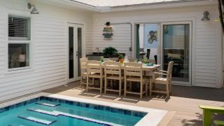 Queen of Louisa by Last Key Realty - Key West - 1