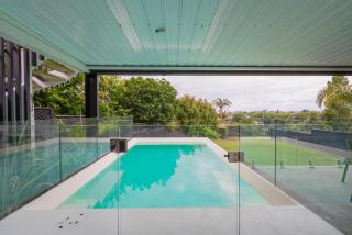 Stunning Poolside Residence - Auckland - 0