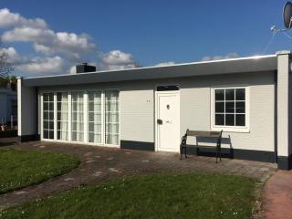 Amazing bungalow with garden - Breskens - 0
