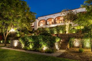 Casa Pedro Vargas, 6BR Estate with Hot Tub & Modern Comforts - San Miguel de Allende - 8