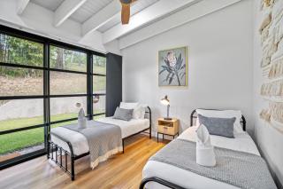 Creekside Cottage, pet friendly w pool - Perwillowen - 1