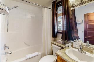 Aspens Townhouse 1 - 3