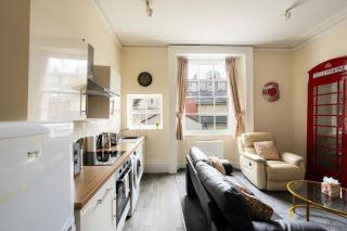 Clifton Nr Centre, Parking x 1, Garden Picnic Area - 3