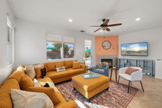 Casa Desert Muse with Heated Pool Spa Firepit Mini Golf and Games - Indio - 2