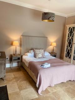 Beautiful 4-Bed House in Kildare - Kildare - 2