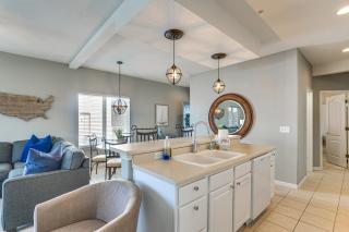 Sunshine Shack Lake Ozark Condo Pool, Lake View - 4