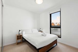 Right in the centre of town - 7