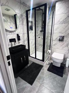 High Spec Apartment On London Road by REO Homes - 7
