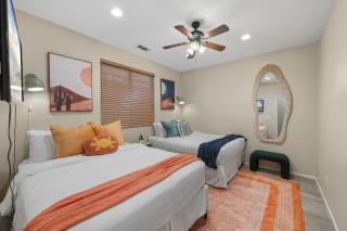 Casa Desert Muse with Heated Pool Spa Firepit Mini Golf and Games - Indio - 5