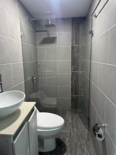 Amplio apartamento en la 70 Estadio Laureles para grupos familiares o amigos - Medellín - 5