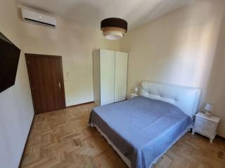 Via Vittorio Veneto large independent apartment - 4