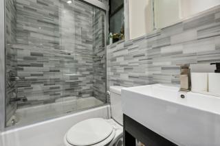 2 Bedroom Modern Unit in Central Manhattan - New York - 1