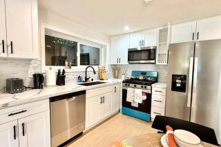 Jies choice Contemporary Elegance in Altadena - 8