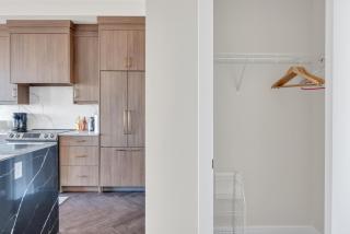 Elegant Downtown Condo with Balcony & Parking - 5