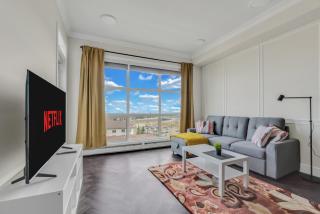 Elegant Downtown Condo with Balcony & Parking - 3