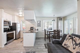 Newly Renovated Unit, Contemporary Interiors, Minutes from Fine Dining and Wold Class Skiing! - Park City - 9