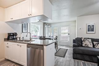Newly Renovated Unit, Contemporary Interiors, Minutes from Fine Dining and Wold Class Skiing! - Park City - 2