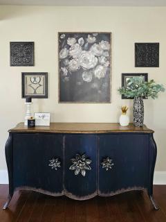 Country Colonial Retreat - - 6